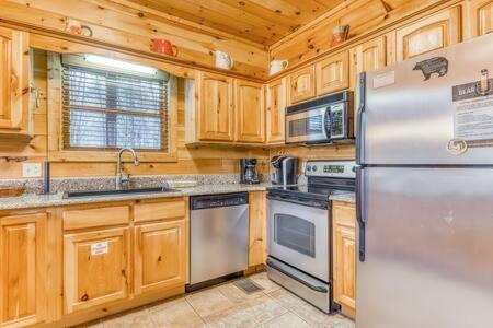 The Great Escape - Min From Parkway With Hot Tub Villa Gatlinburg Luaran gambar
