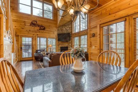 The Great Escape - Min From Parkway With Hot Tub Villa Gatlinburg Luaran gambar