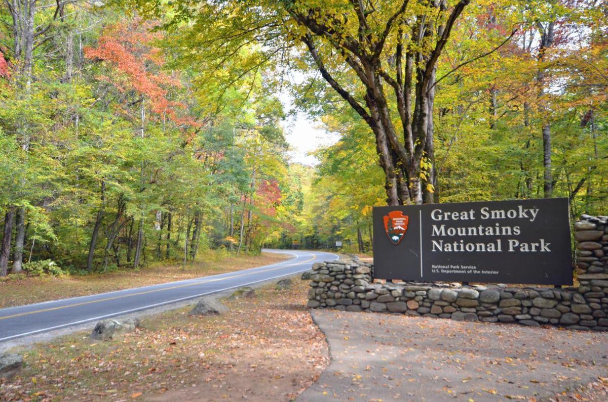 The Great Escape - Min From Parkway With Hot Tub Villa Gatlinburg Luaran gambar